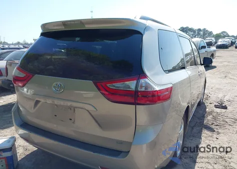 2015 Toyota Sienna Le 8 Passenger из США, поврежденный, VIN 5TDKK3DCXFS552524